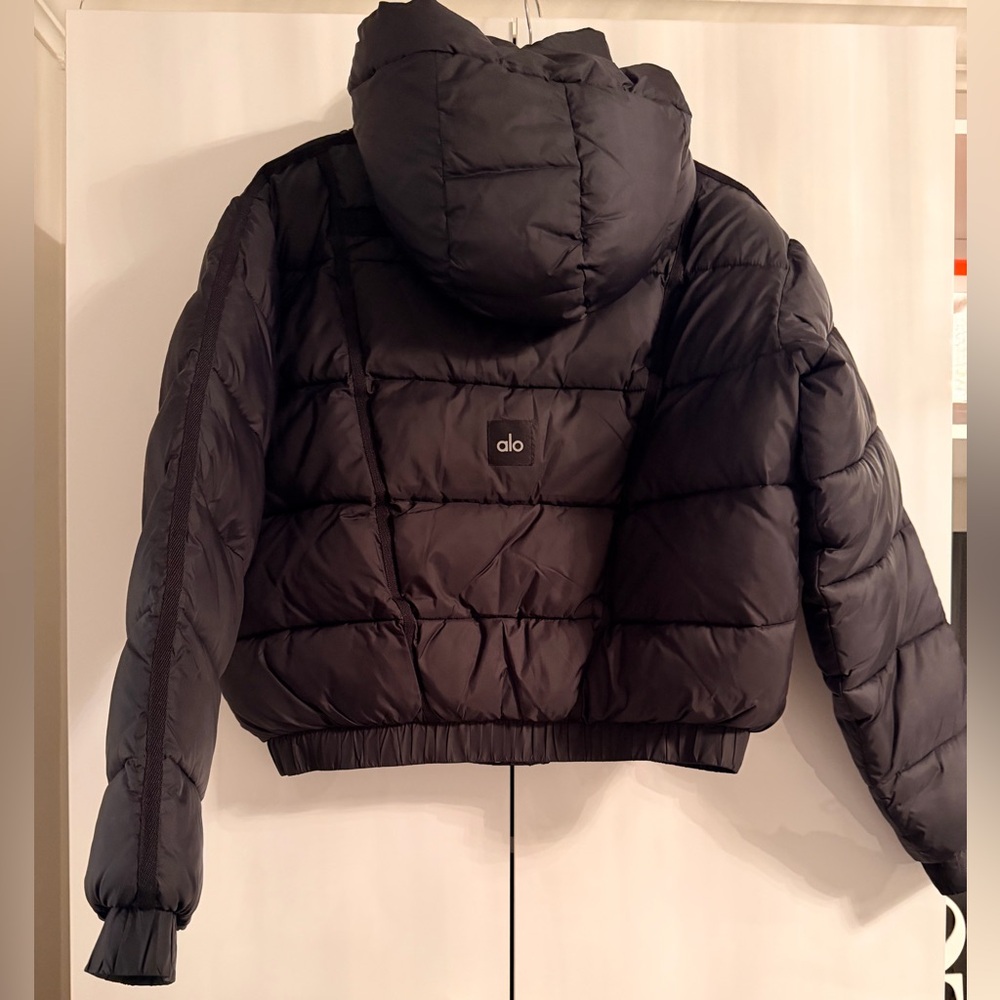 ALO Yoga Black Puffer Jacket - Picture 4 of 9